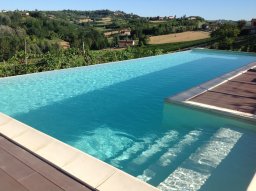 privata con scala in opera